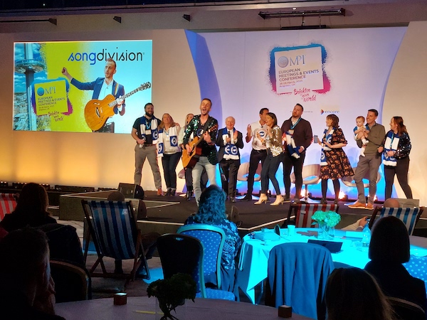 Een congres wordt een gedeelde herinnering Een congres wordt een gedeelde herinnering