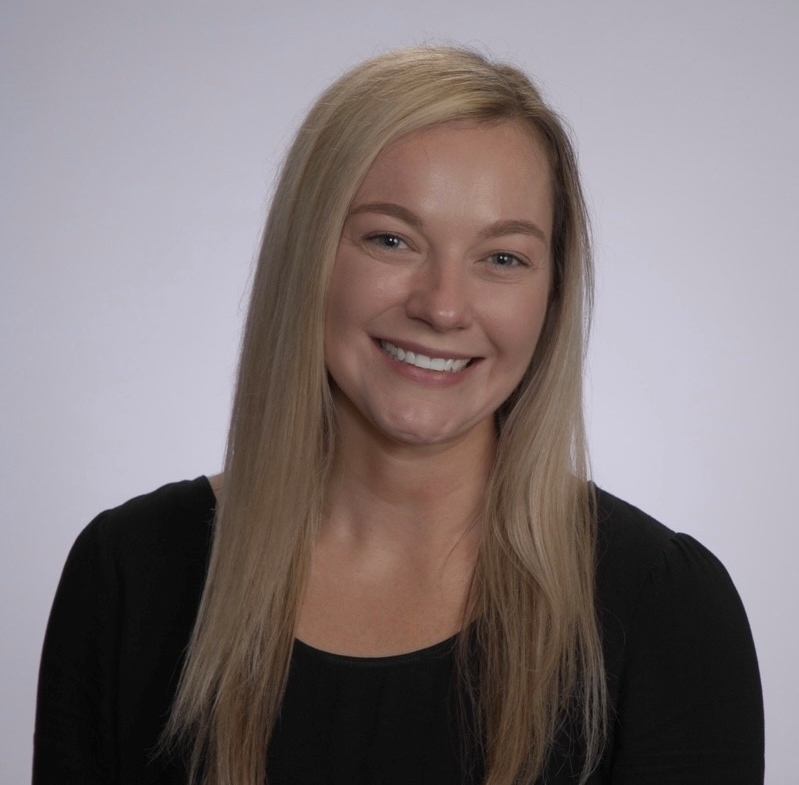 Leslie Schurman headshot