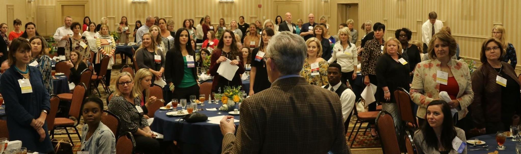 Lunch-Meeting-Crowd_092917