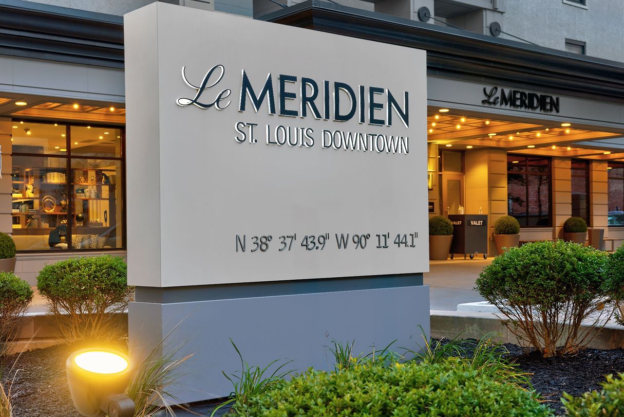 LeMeridienDowntown-sign