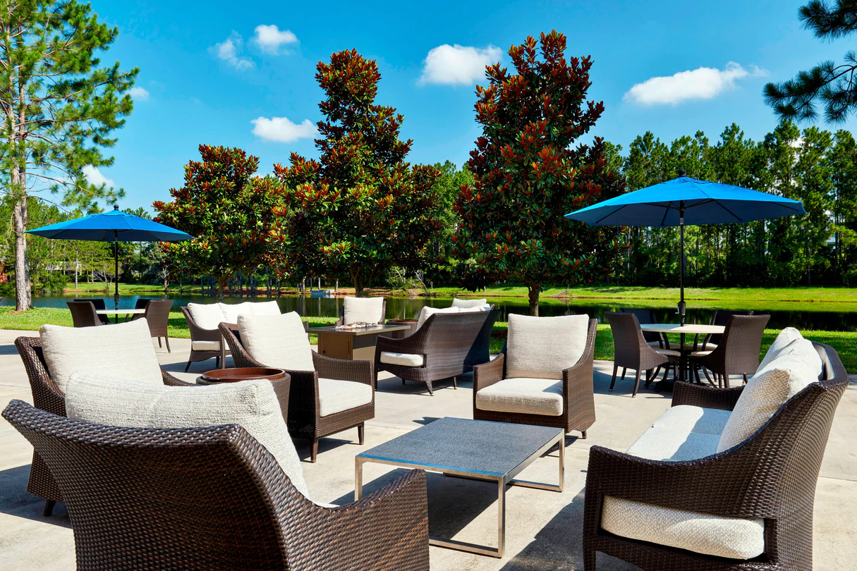 jaxsi-patio-2458-hor-clsc