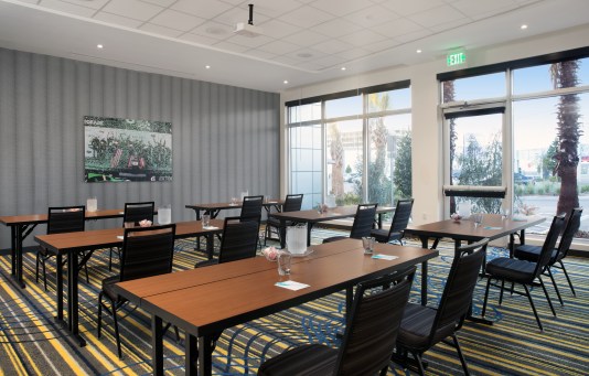 FF-Daytona-Firebird-2-Meeting-Room-Classroom-seating