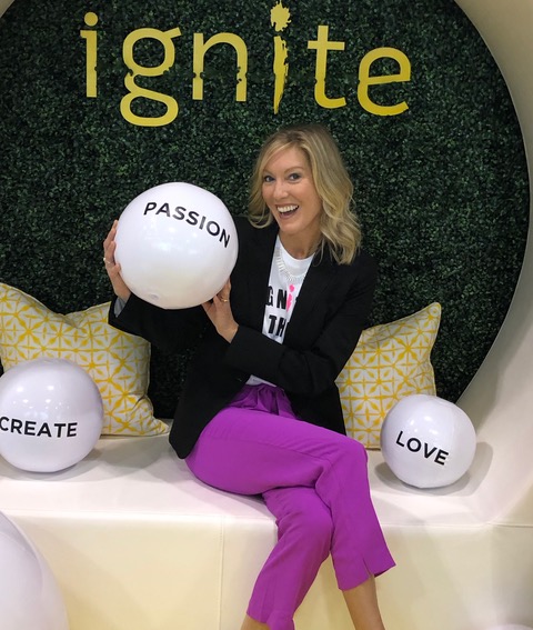 Debbie van der Beek {Host &amp; Moderator}