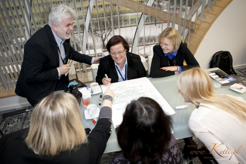 800x600mAUTOcWHITE23